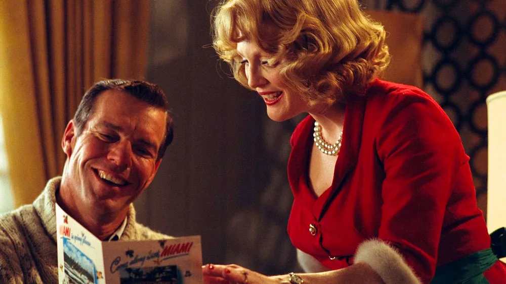 Watch: 'Far from Heaven' Co-Stars Julianne Moore and Dennis Quaid Have Surprise Reunion