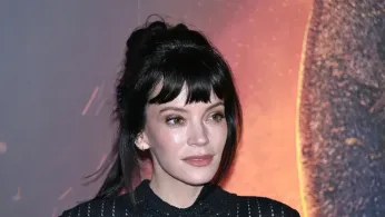 Lily Allen Drops USB of New Album 