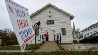 US Justice Department Sues 3 States, District of Columbia for Voter Data